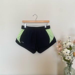 Under Armor Black Size M Lined Athletic Running Shorts